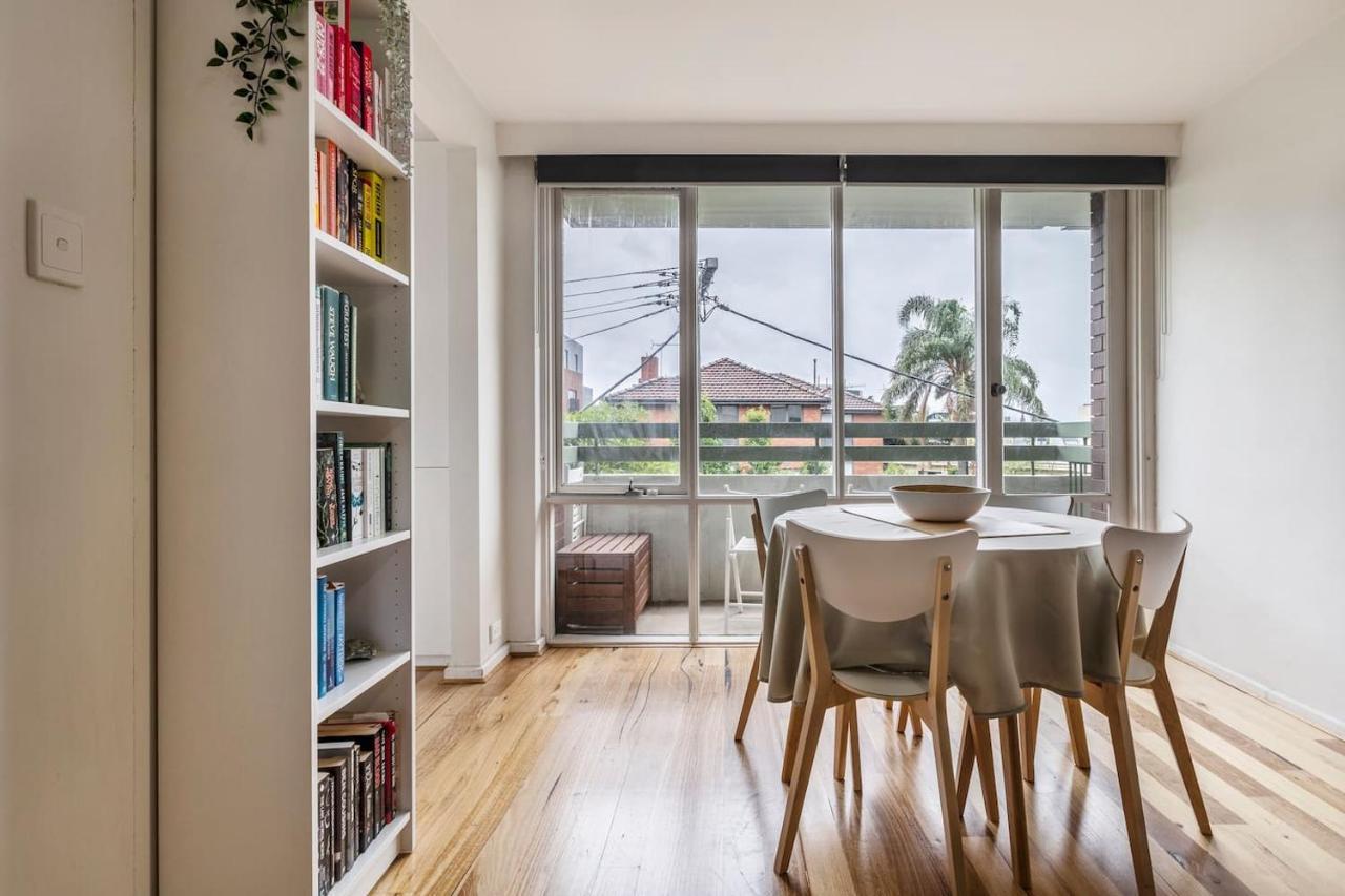 Tranquil Botanical - A Slice Of Riverside Paradise Apartment Melbourne