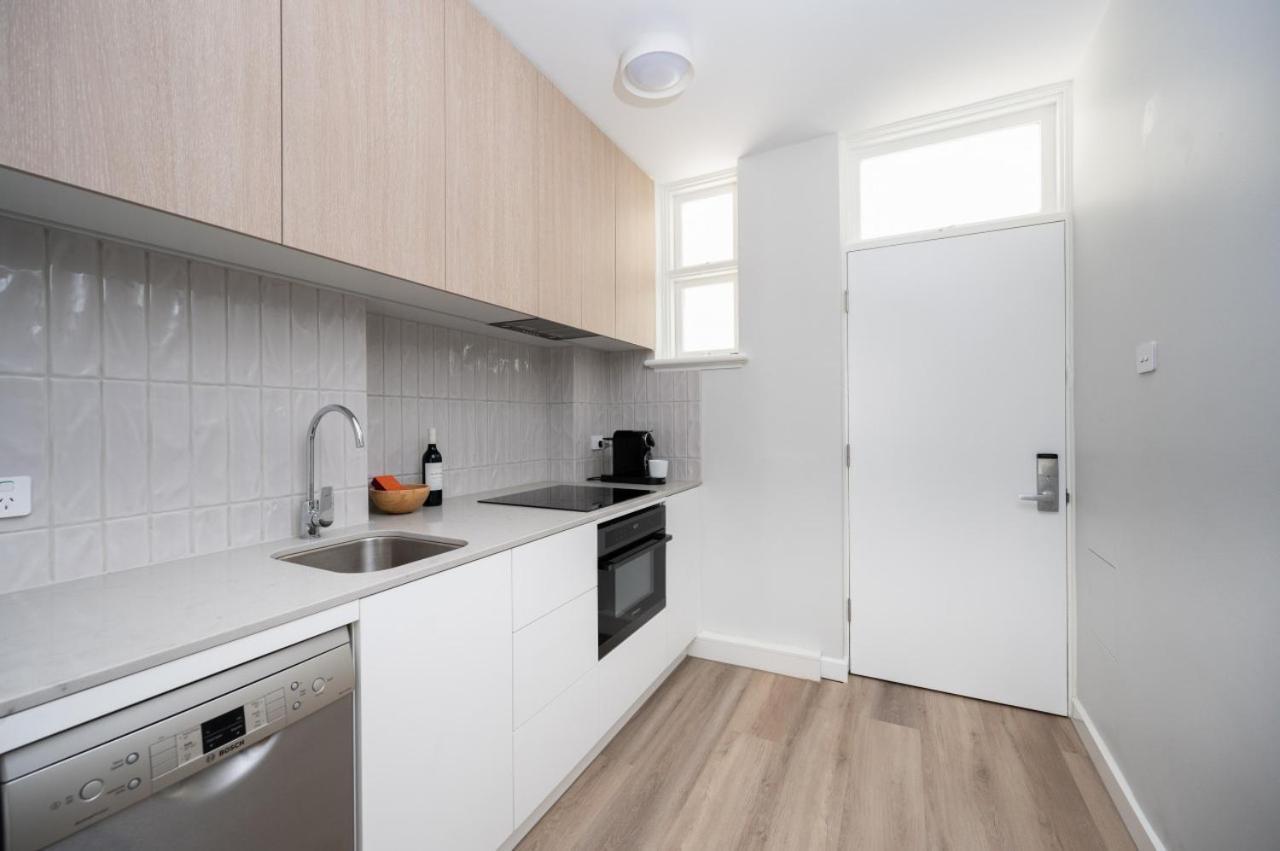 West St Kilda, Acland St, Luna Pk Car Melbourne