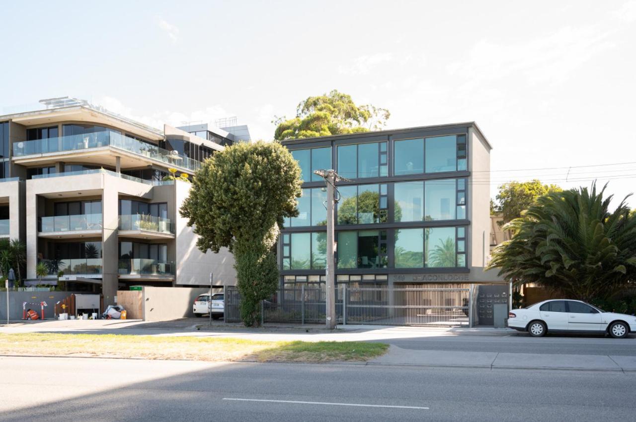 Apartment West St Kilda, Acland St, Luna Pk Car