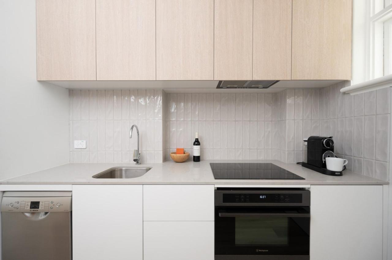 Apartment West St Kilda, Acland St, Luna Pk Car