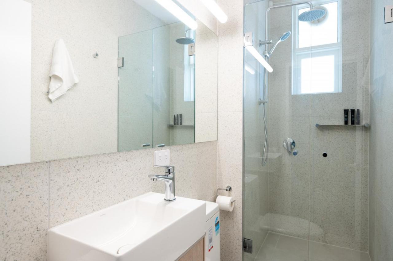 West St Kilda, Acland St, Luna Pk Car Apartment Melbourne