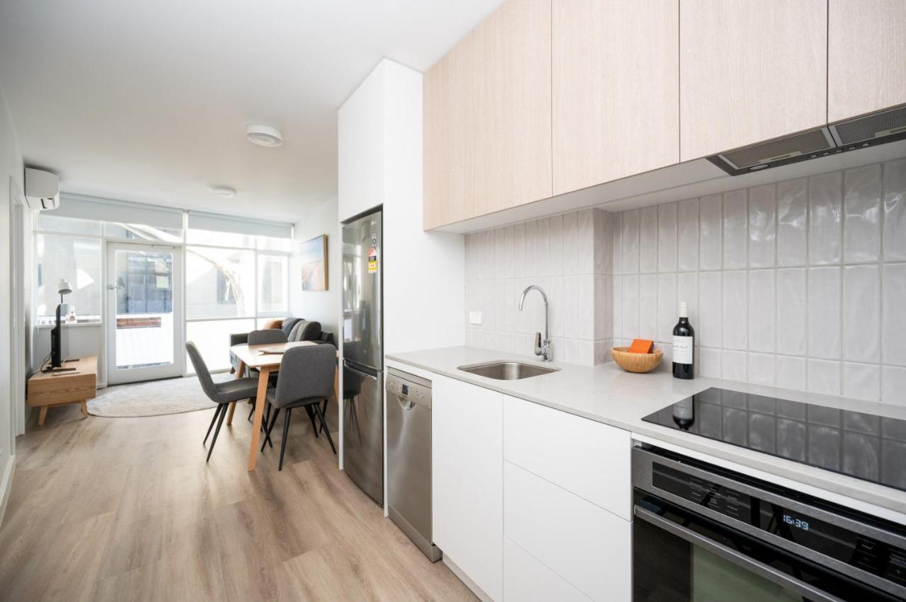 West St Kilda, Acland St, Luna Pk Car Apartment