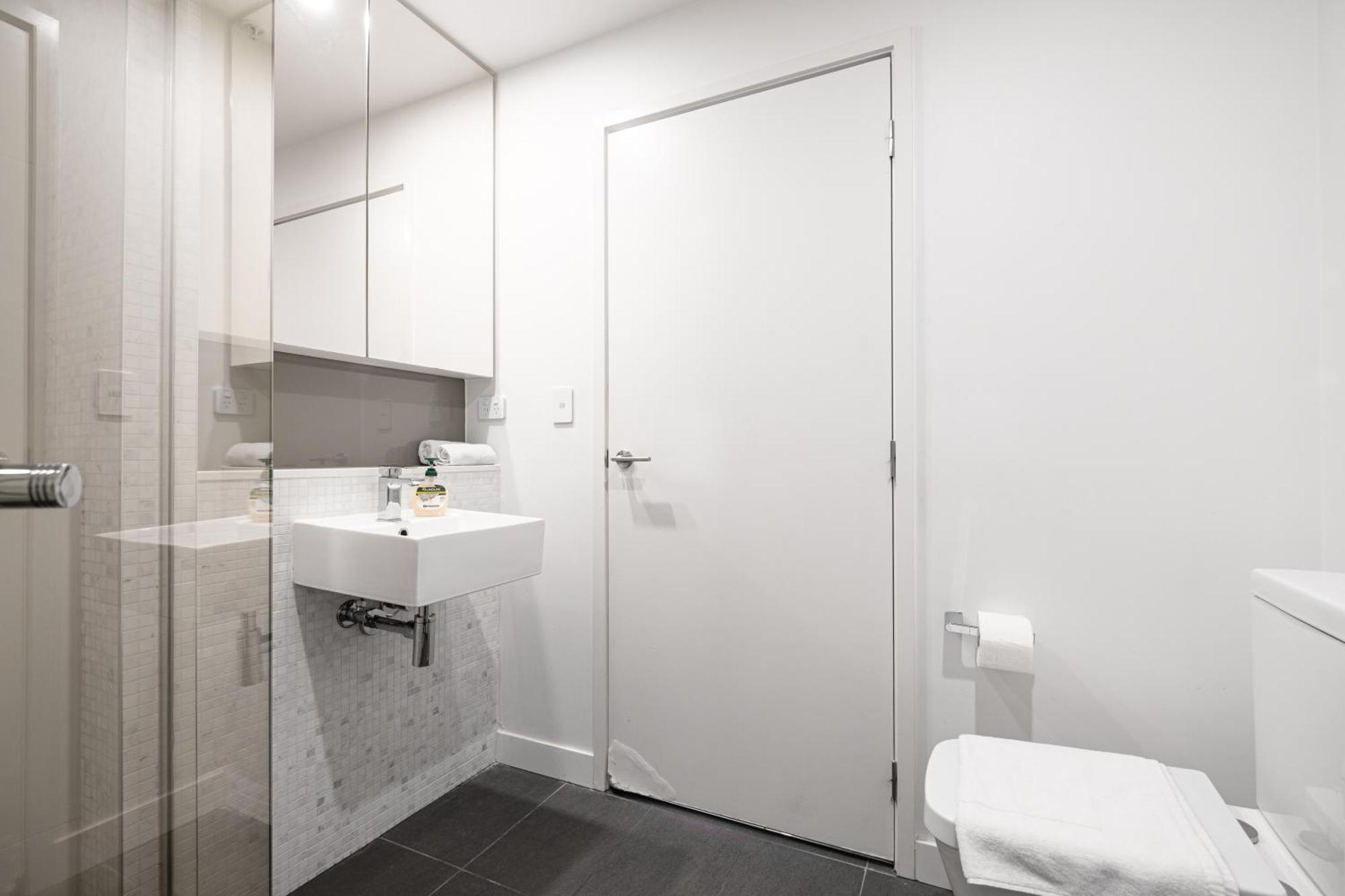 Apartment Panoramic Views 2br With Pool And Free Carpark *
