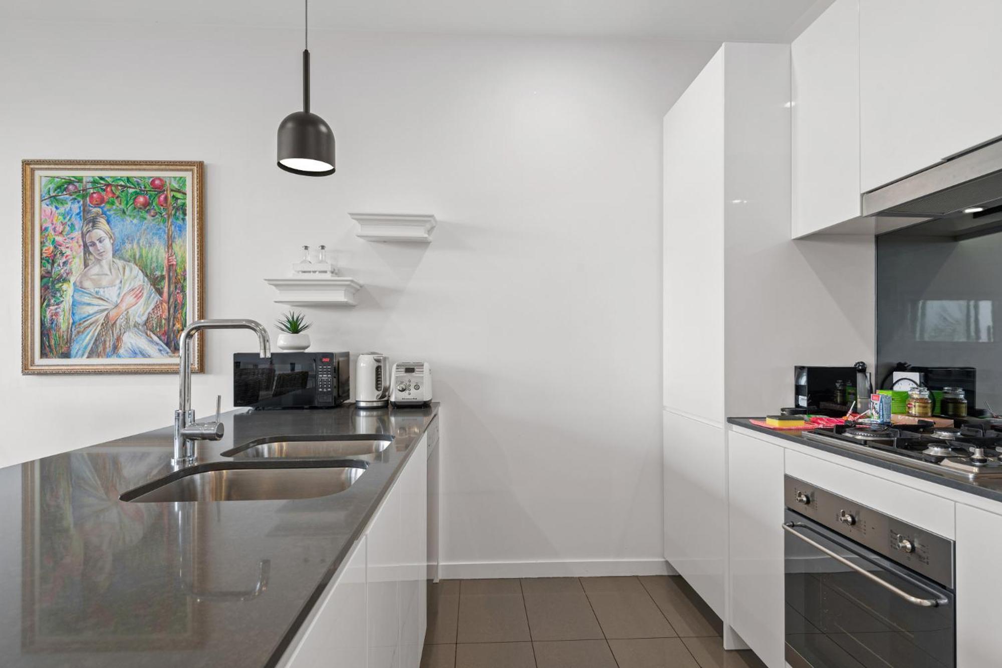 Apartment A Taste Of Paradise In Inner Suburbia Melbourne