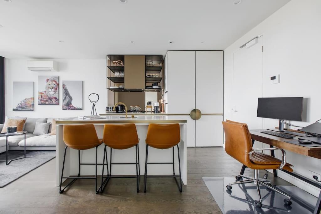 'the Inner Circle' Serene Balcony Abode On Cambridge