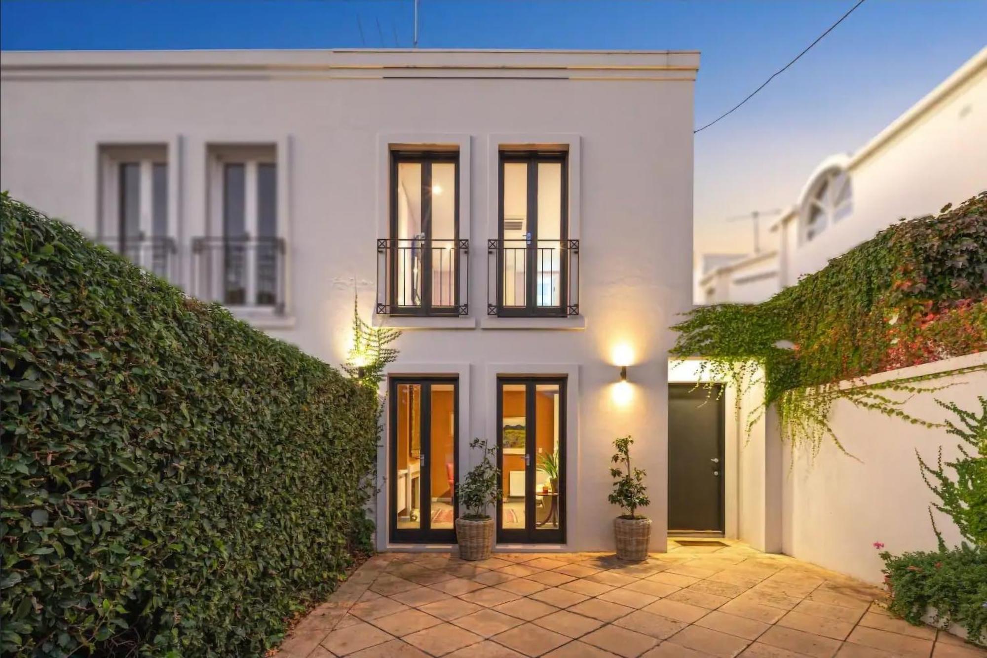 Sophisticated Art Deco In The Heart Of Toorak *