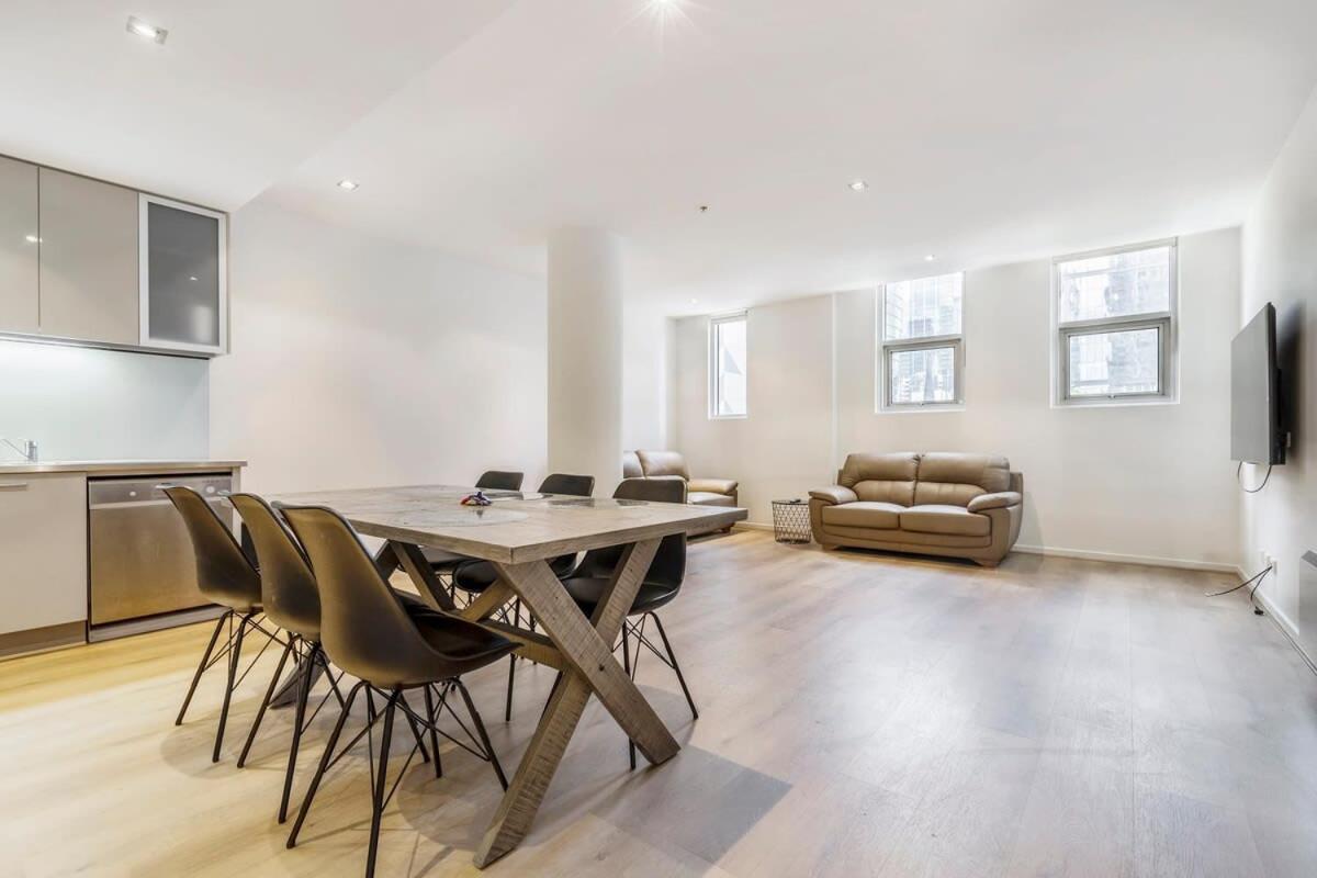2-bedroom In With Carpark Melbourne