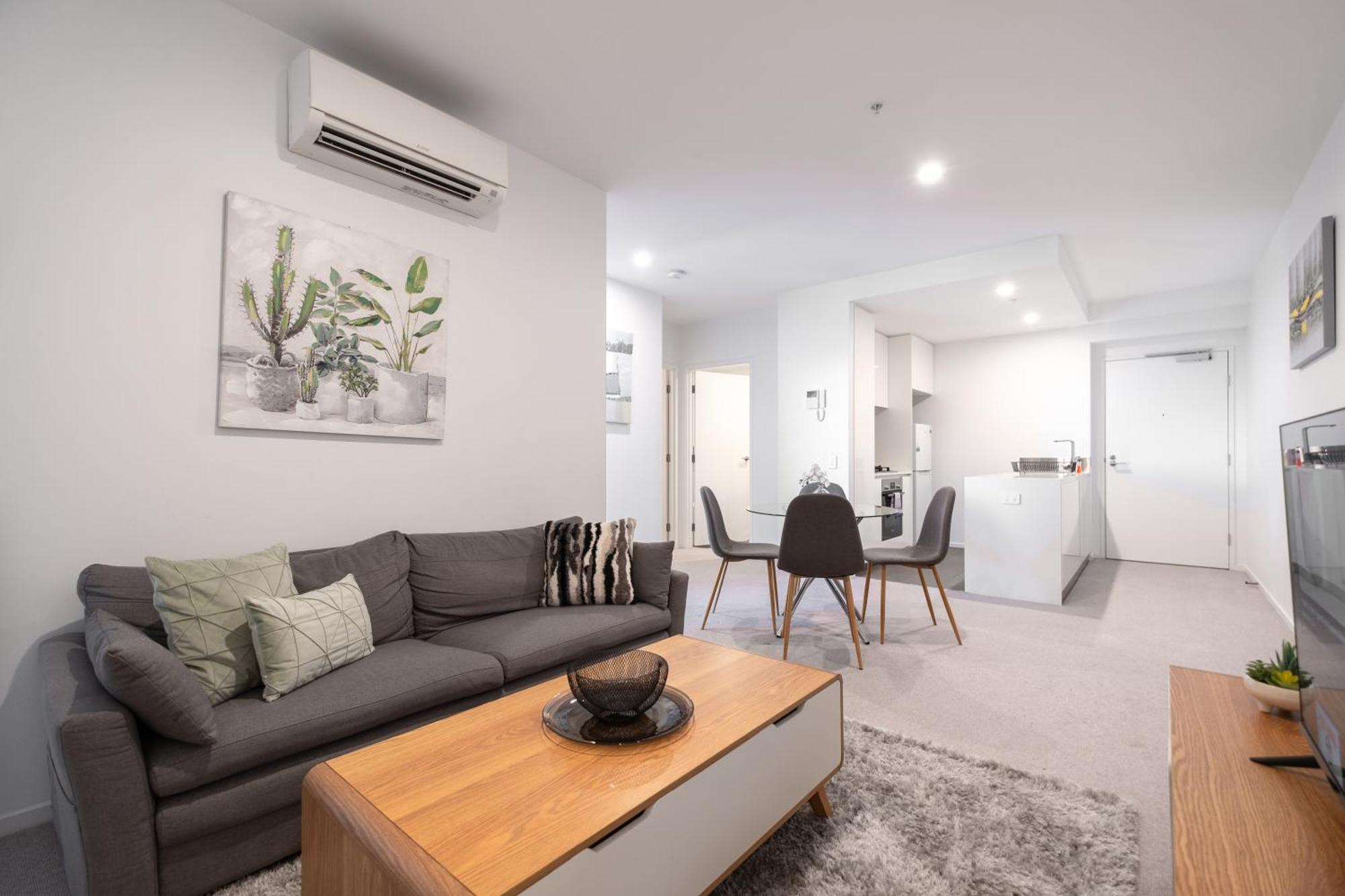 Panoramic Views 2br With Pool And Free Carpark *