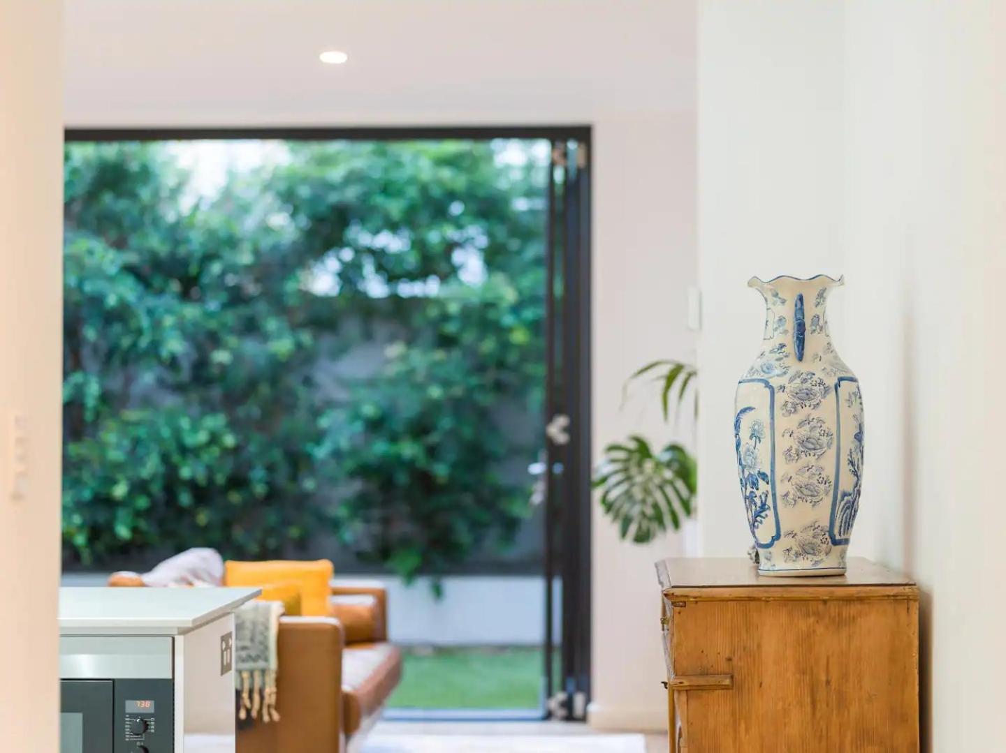 Sophisticated Art Deco In The Heart Of Toorak Holiday home Melbourne