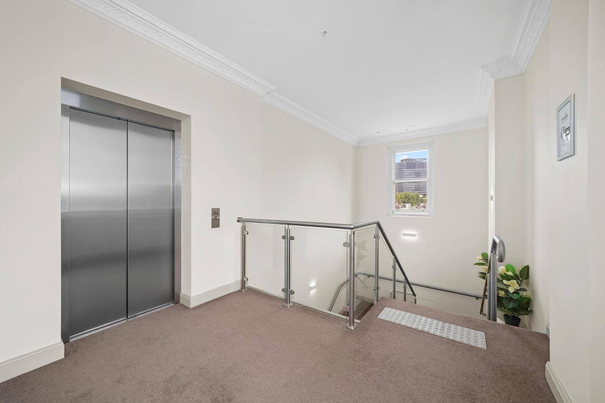 Clarendon Hotel 4*