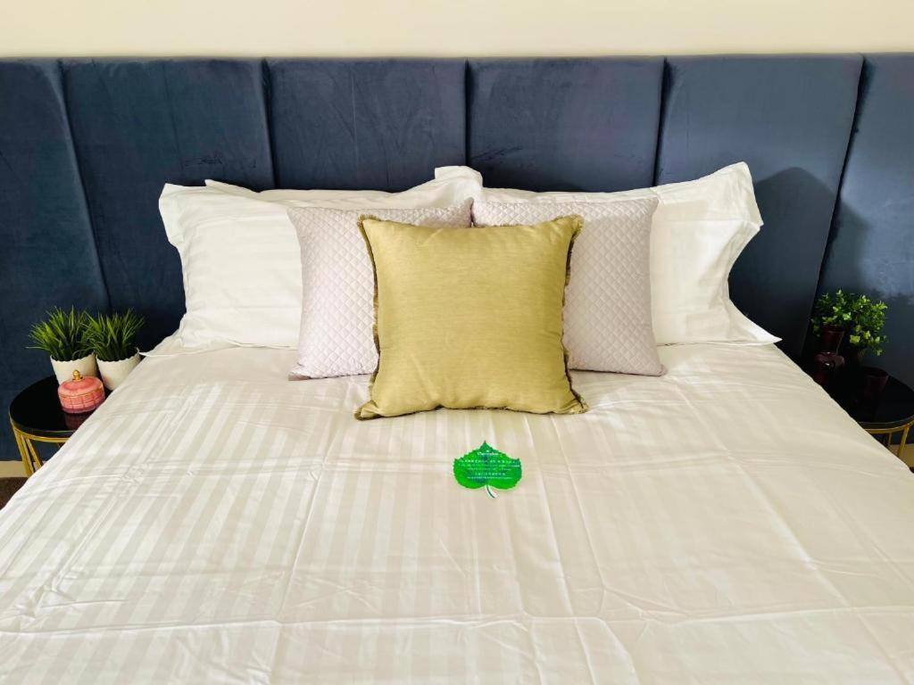 Clarendon Hotel 4*