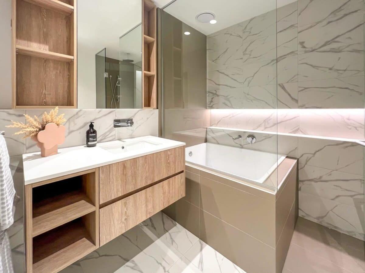 Apartment Luxury Cbd Skyline View Lv58 Melbourne