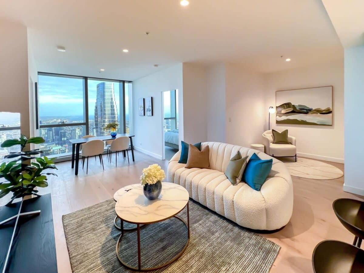 Luxury Cbd Skyline View Lv58 Apartment Melbourne