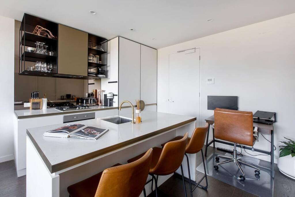'the Inner Circle' Serene Balcony Abode On Cambridge Apartment