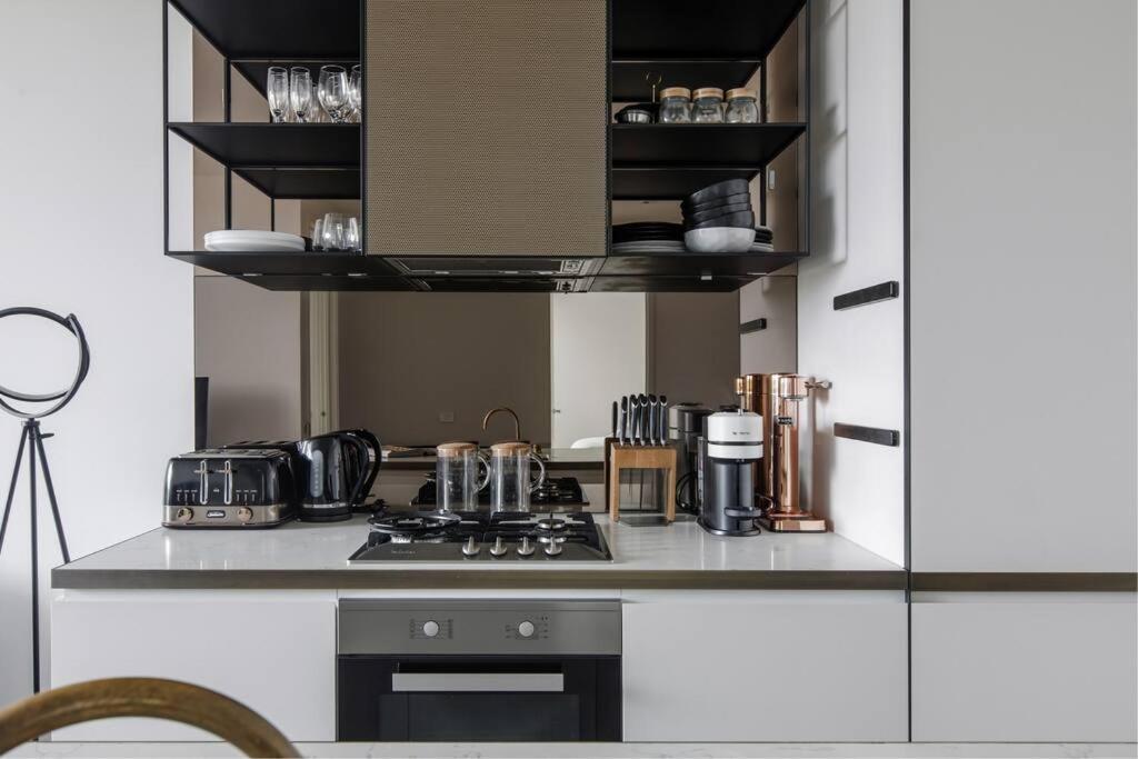 'the Inner Circle' Serene Balcony Abode On Cambridge Apartment