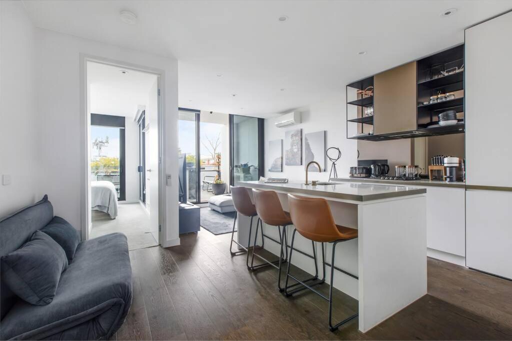 'the Inner Circle' Serene Balcony Abode On Cambridge *