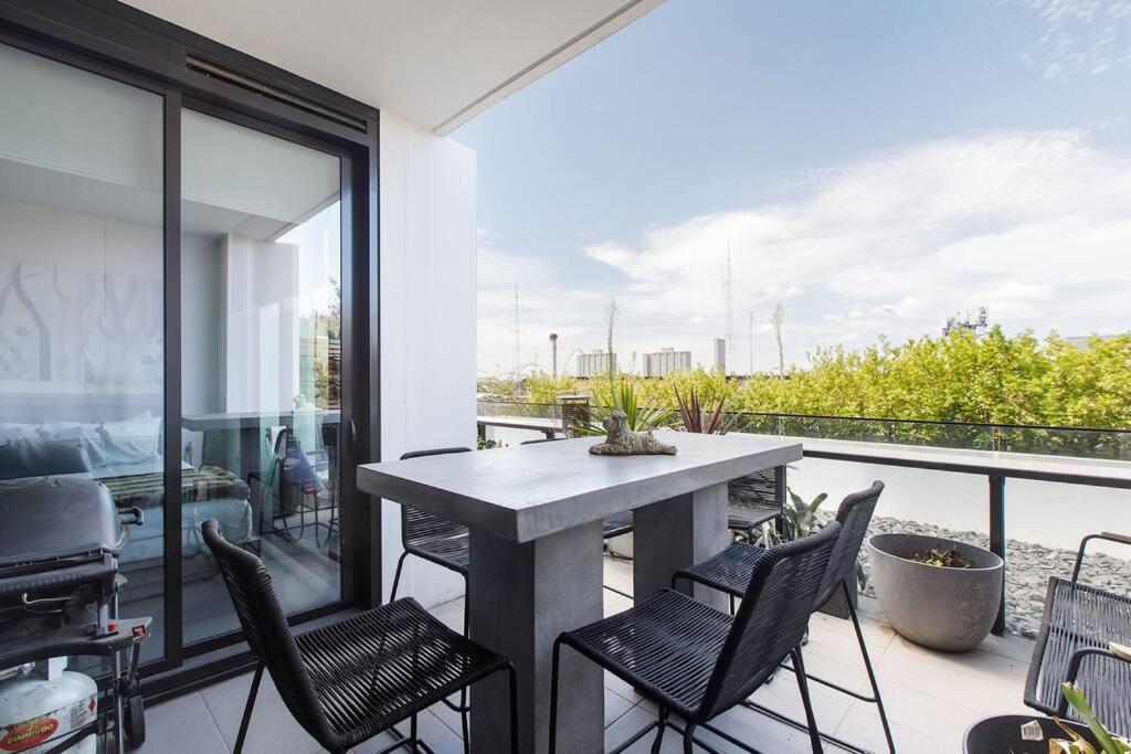 Apartment 'the Inner Circle' Serene Balcony Abode On Cambridge Melbourne