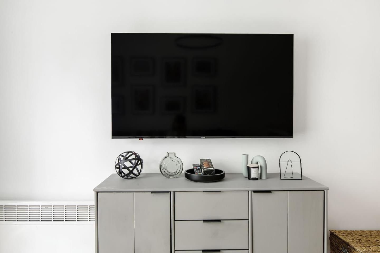 Apartment 'flinders Lane Flair' Compact City-centre Comforts