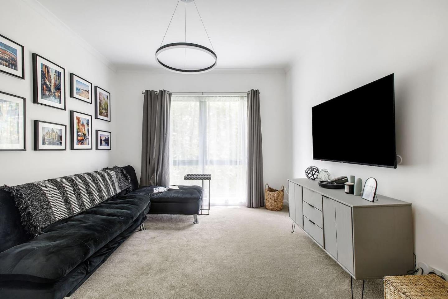 'flinders Lane Flair' Compact City-centre Comforts Apartment *