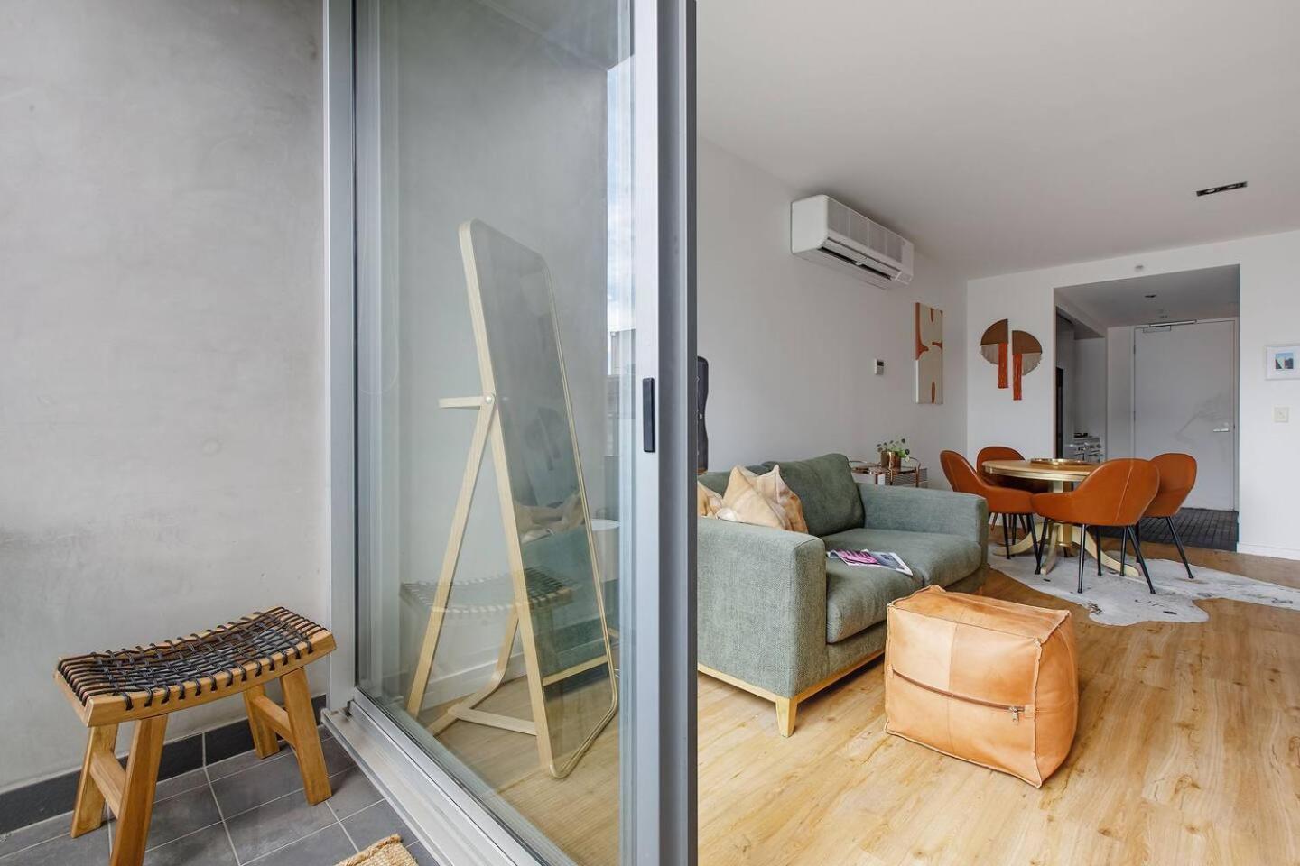 The Sweet Escape - Chic With Rooftop Pool Apartment