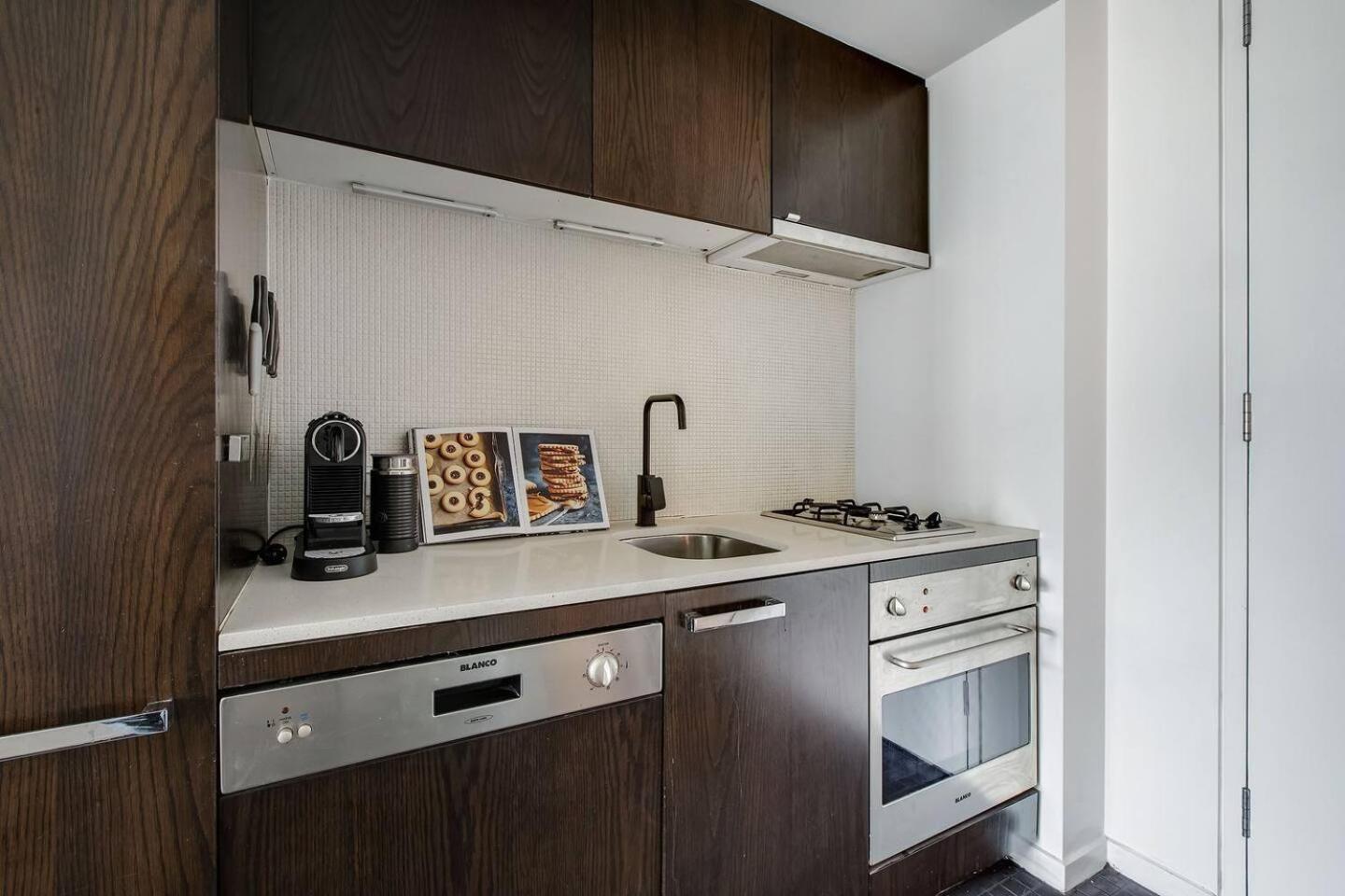 Apartment The Sweet Escape - Chic With Rooftop Pool Melbourne