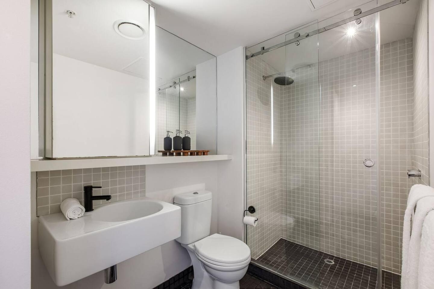Apartment The Sweet Escape - Chic With Rooftop Pool Melbourne