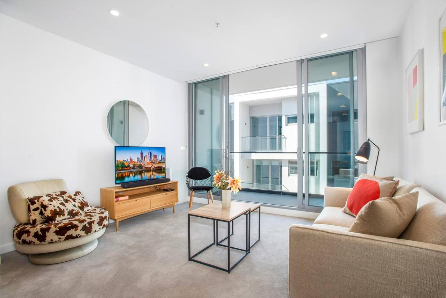 Retro Modern With Pool Near Westfield Melbourne