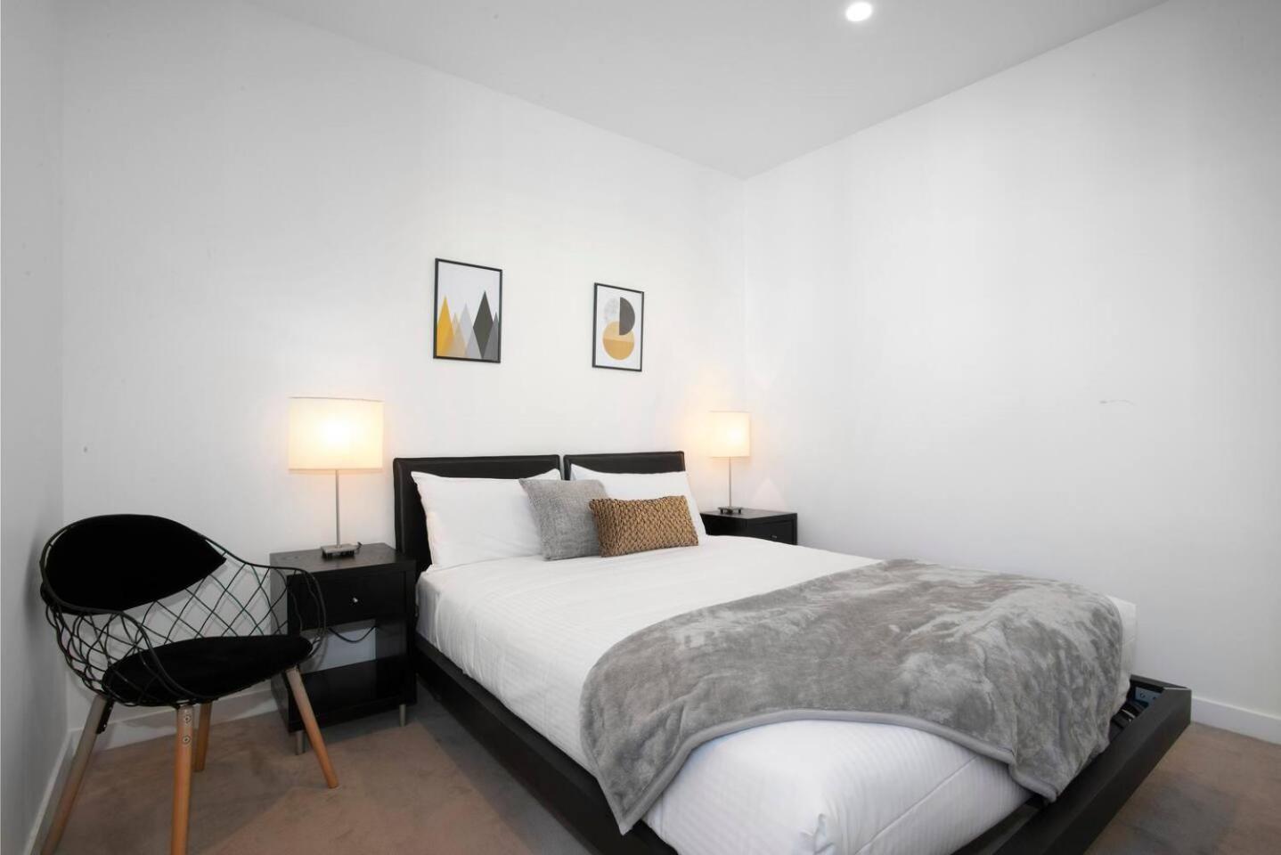 Apartment Retro Modern With Pool Near Westfield