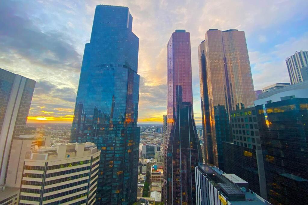 Designer With North Views Apartment Melbourne