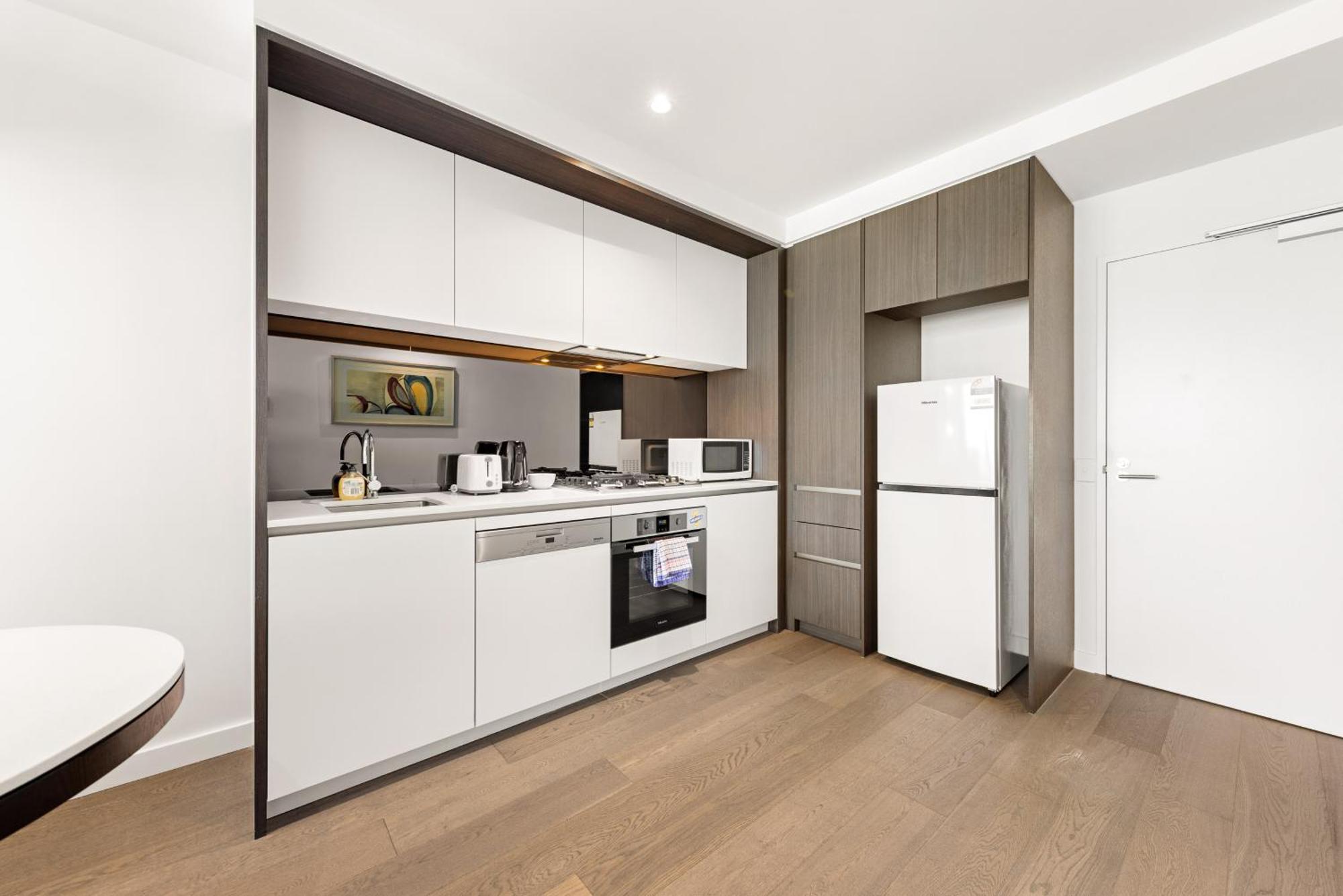 Apartment Convenient One Bedroom In Docklands Melbourne