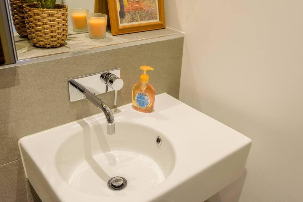 Apartment Glamorous 2bdr In Cbd