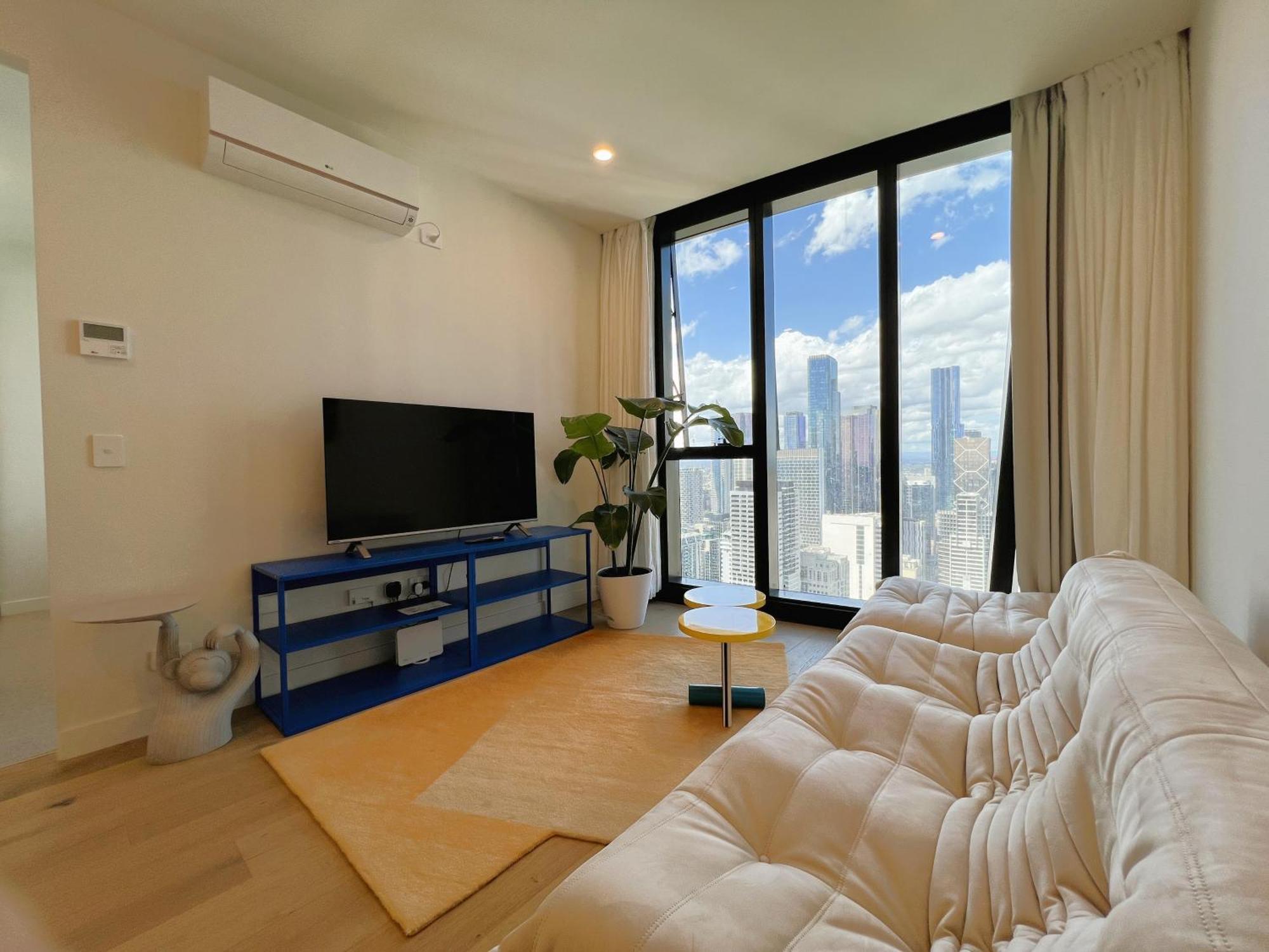 1 Brm 1 Study, Southern Cross, Garden View, Lvl 45 *