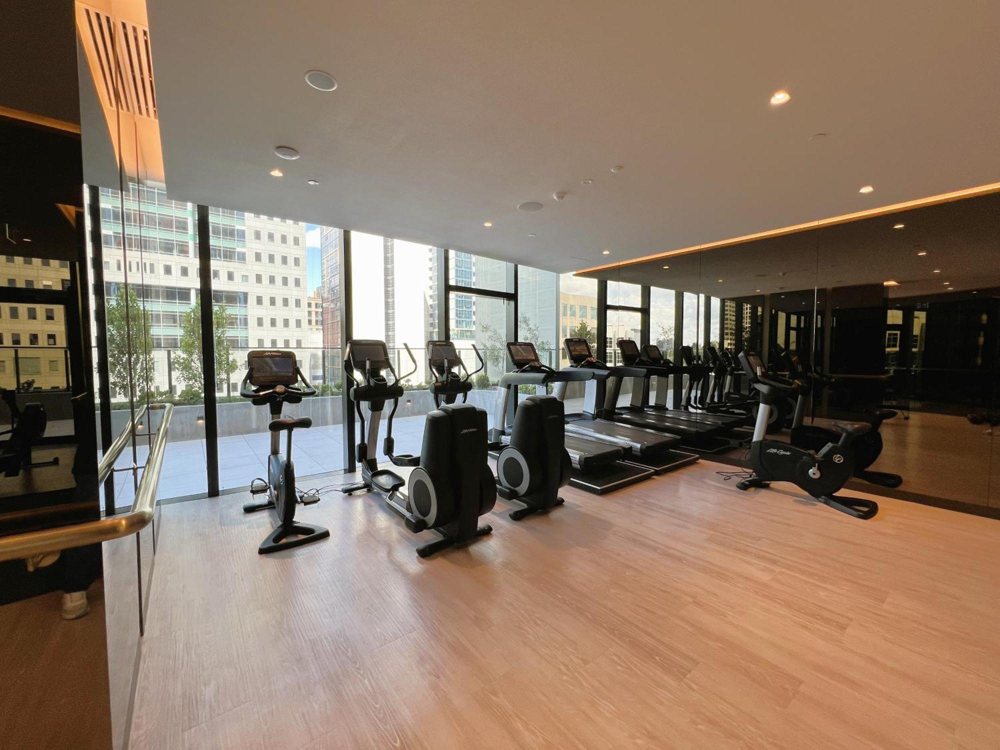 1 Brm 1 Study, Southern Cross, Garden View, Lvl 45 * Melbourne