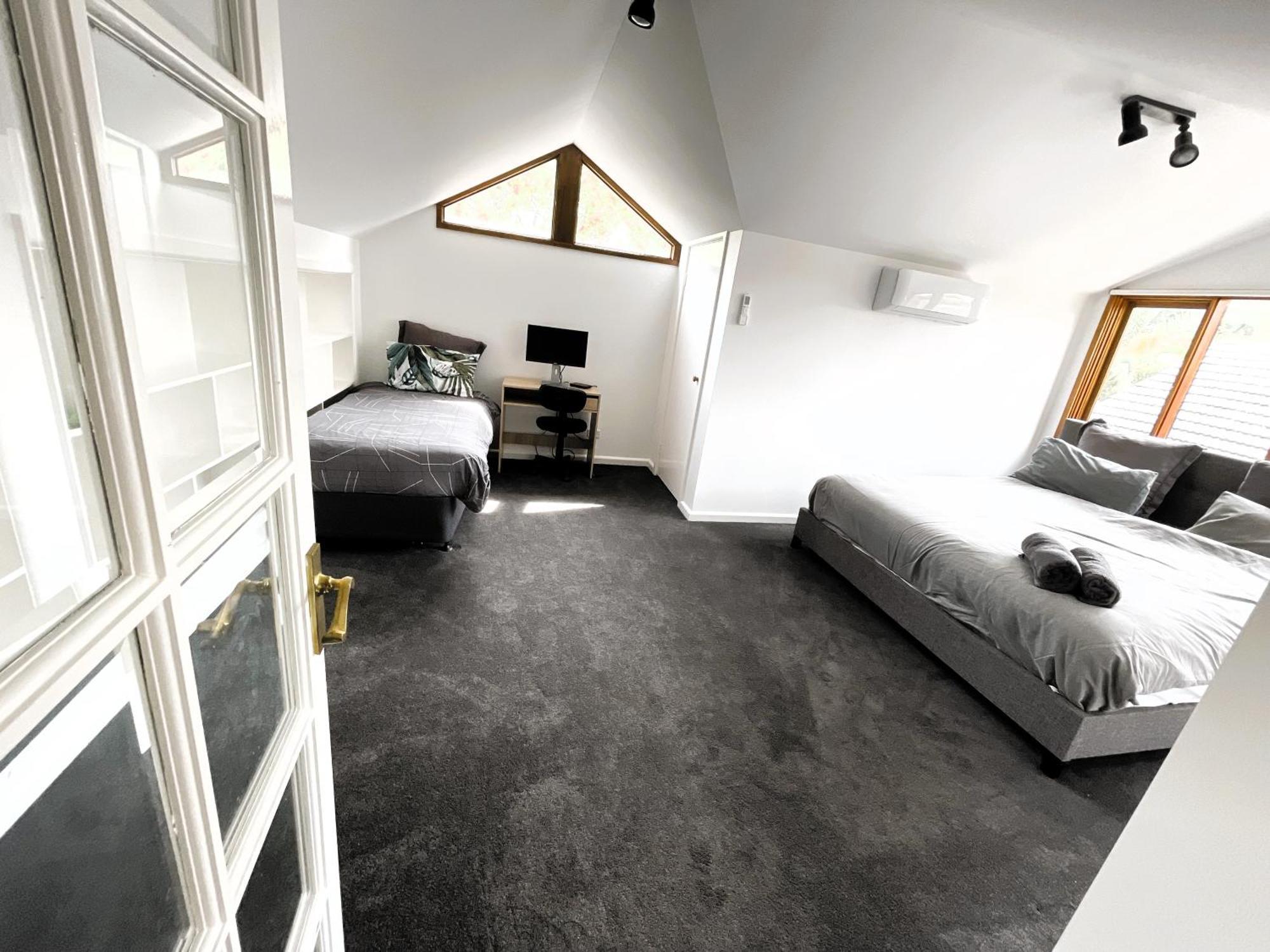 Luxury 5 Bedrooms, Pool, Quiet