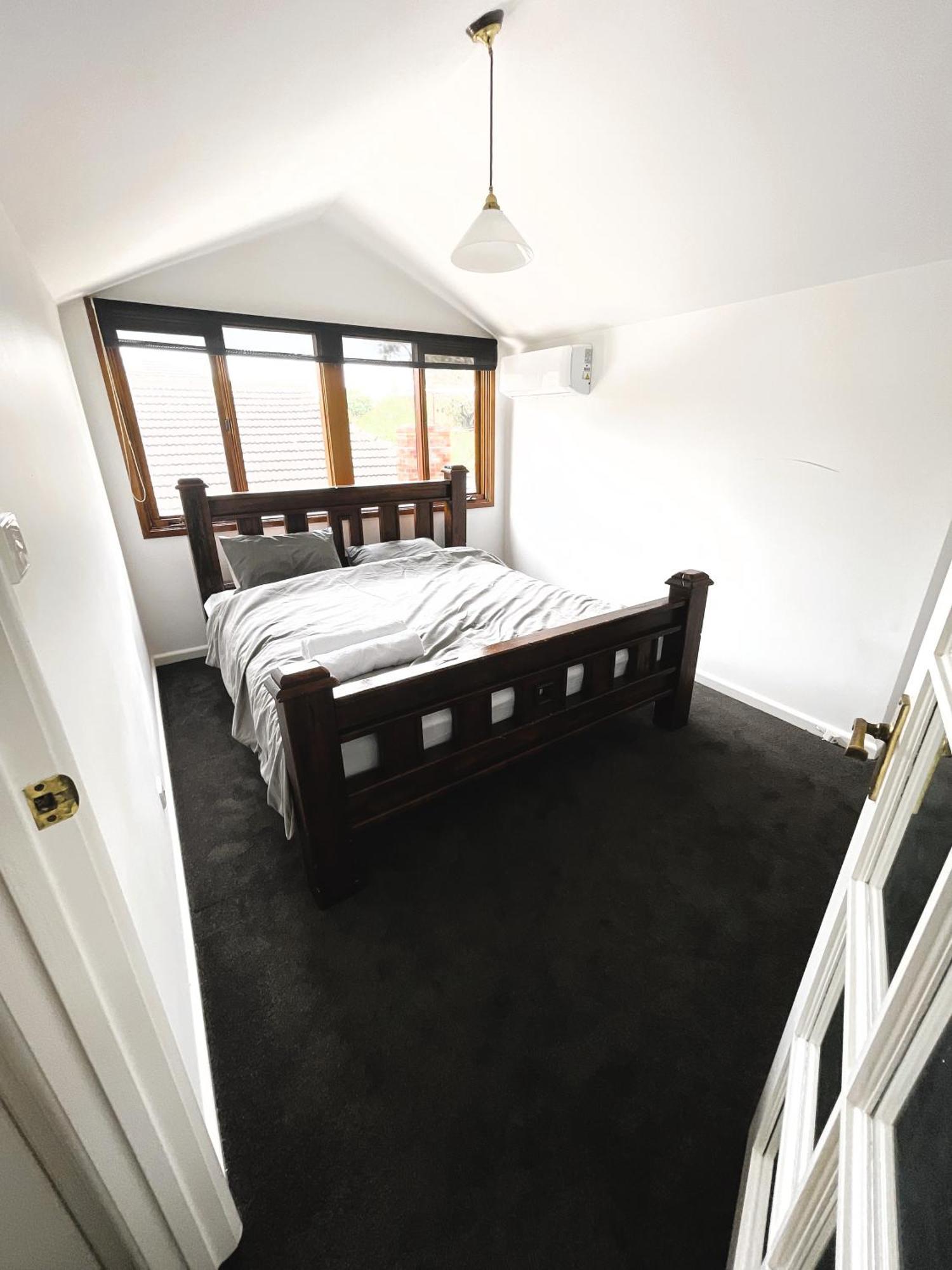 Luxury 5 Bedrooms, Pool, Quiet * Melbourne