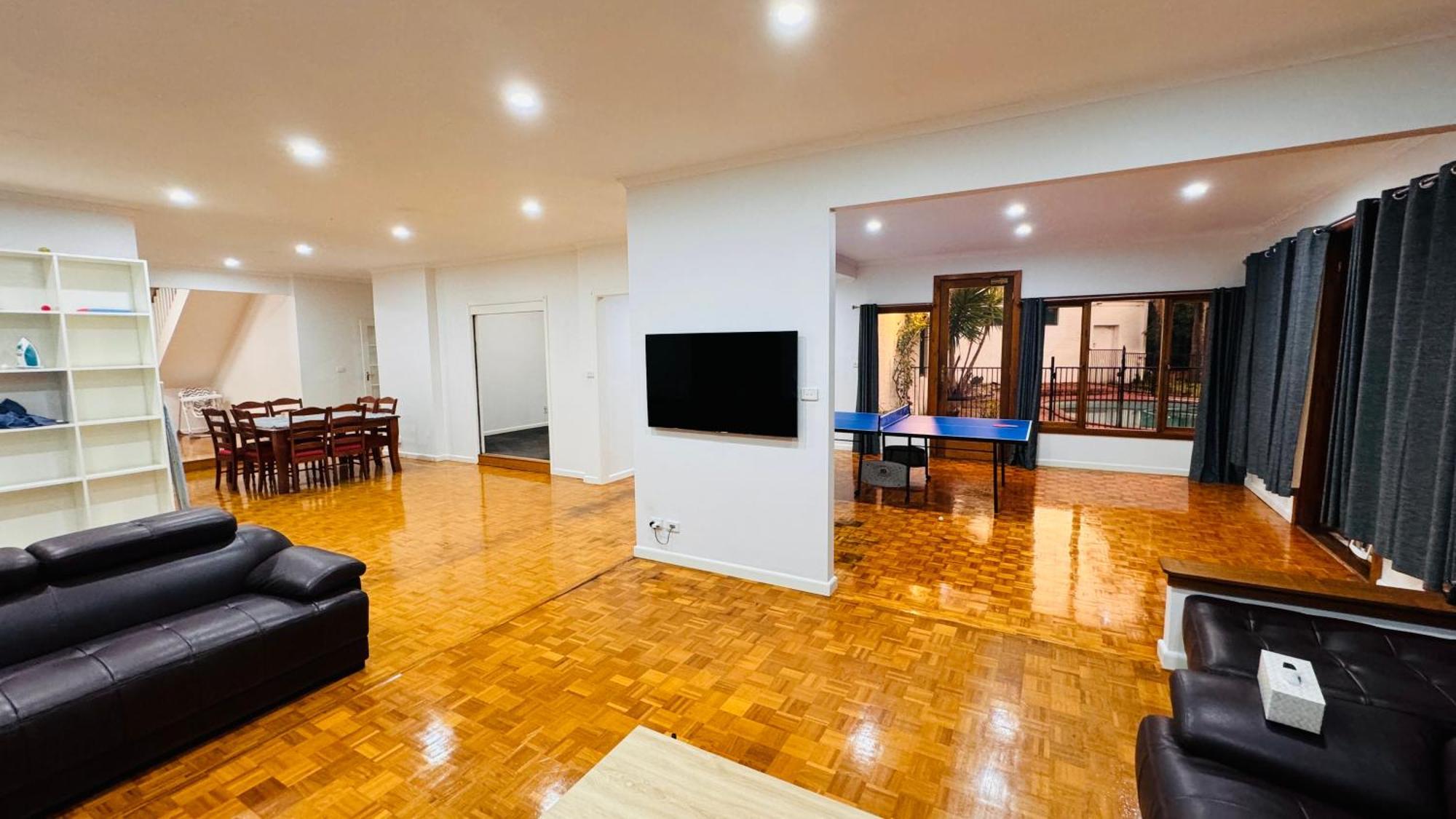 Luxury 5 Bedrooms, Pool, Quiet