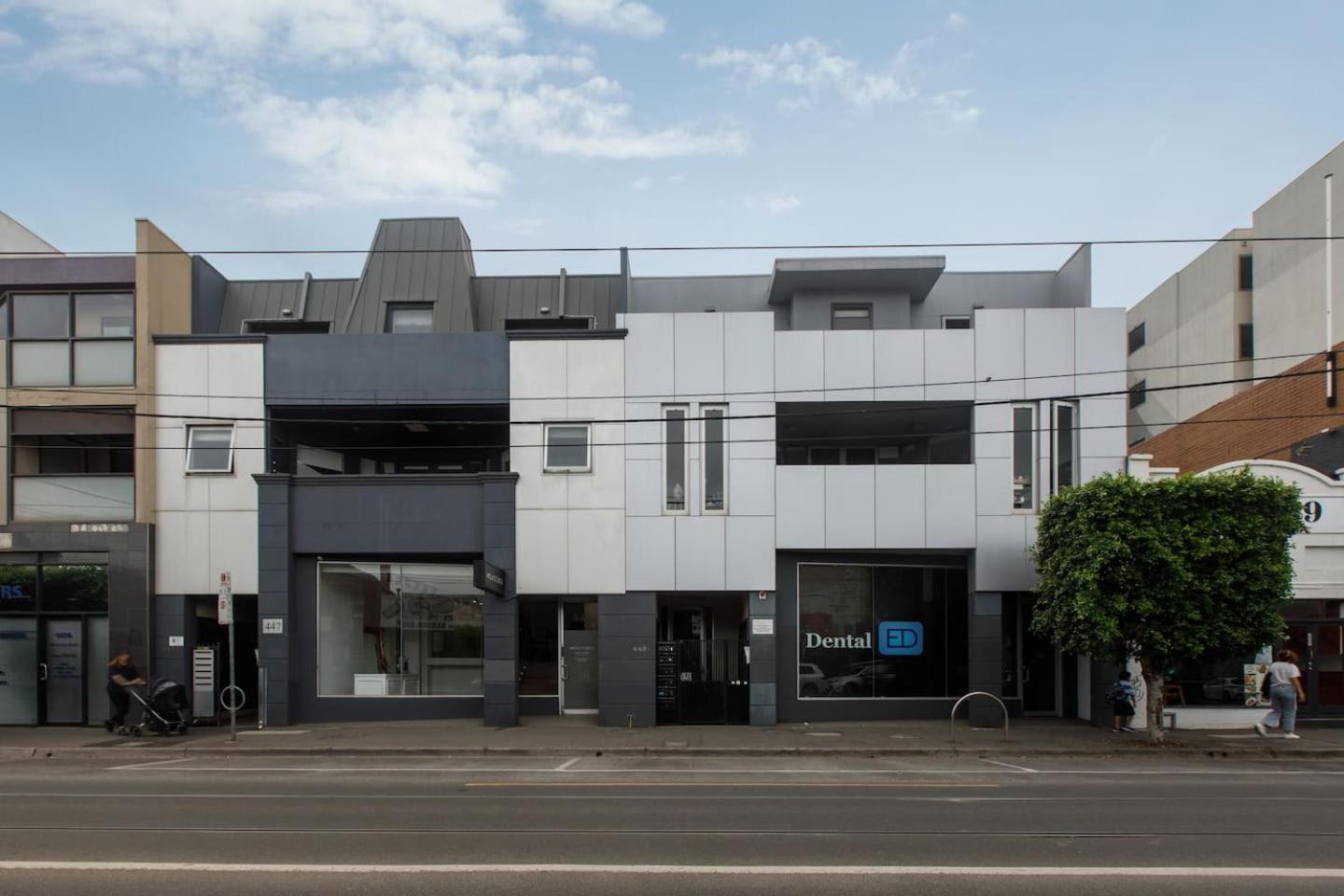 Apartment 'laidback Lygon' A Two-storey Inner-city Oasis