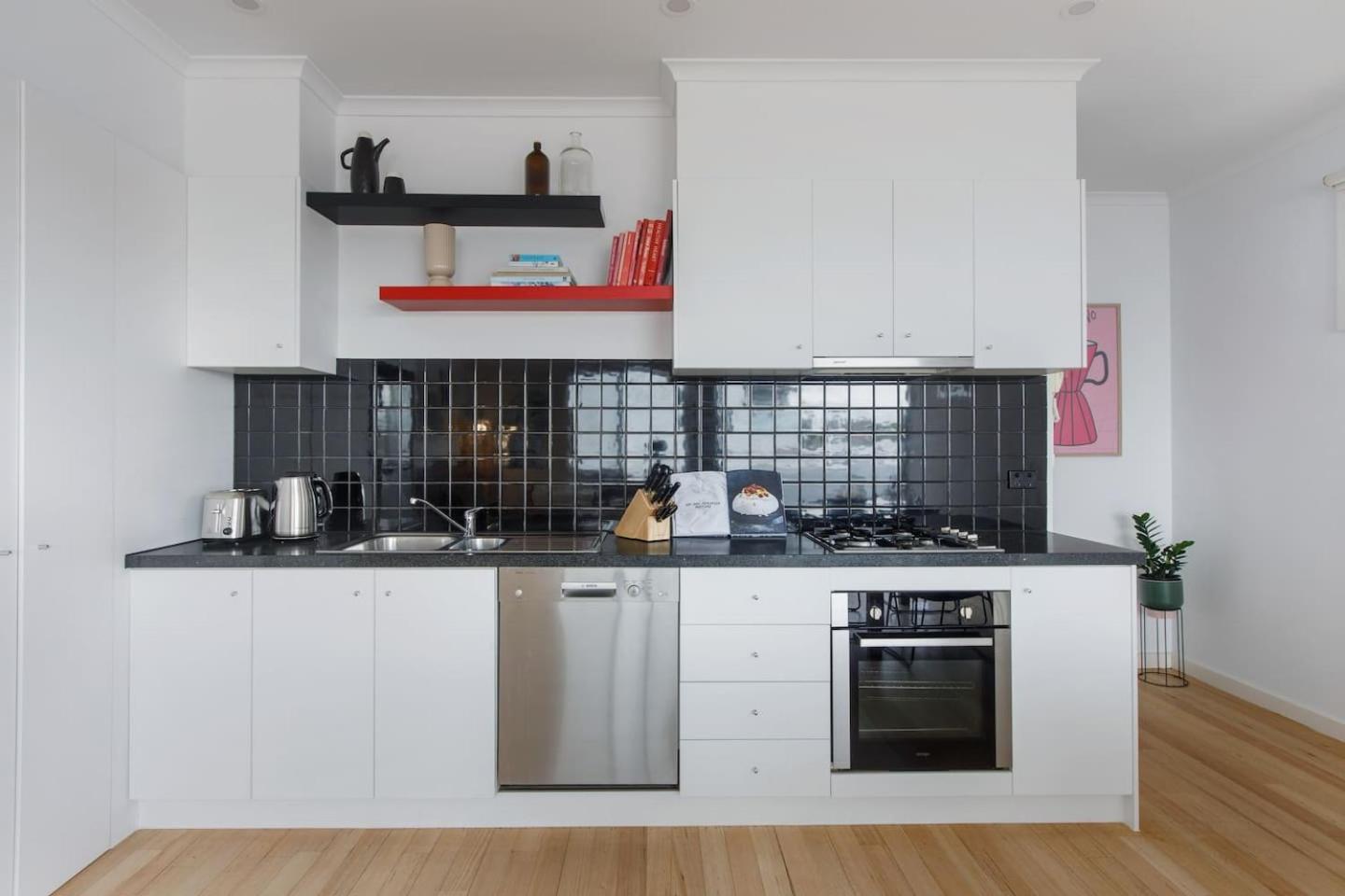 'laidback Lygon' A Two-storey Inner-city Oasis *