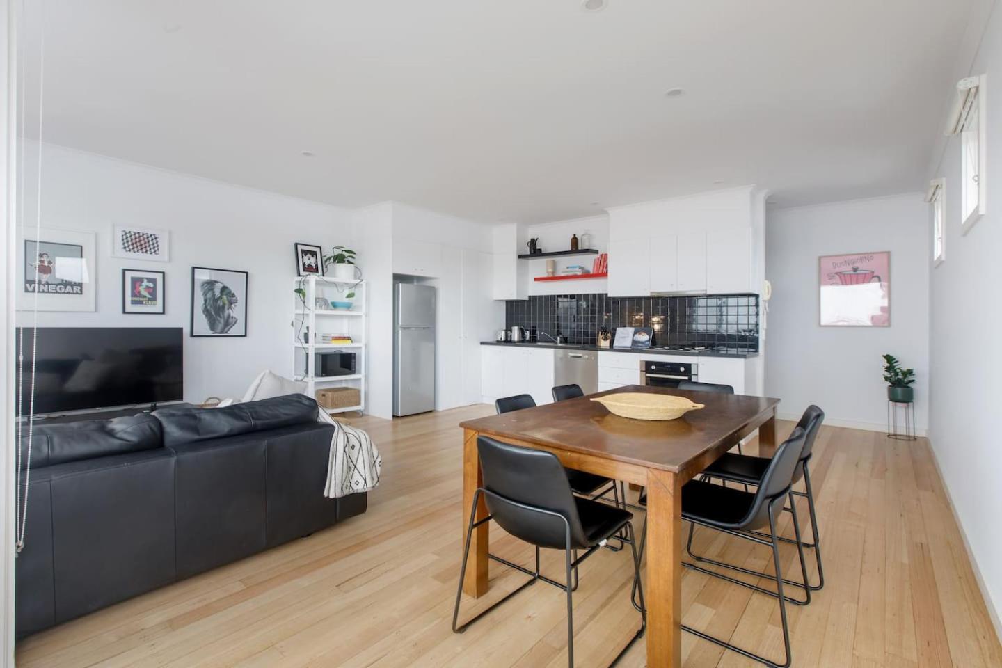 'laidback Lygon' A Two-storey Inner-city Oasis Melbourne
