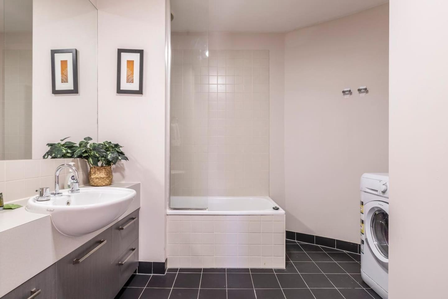 Apartment 'the Arc' Upscale Heritage In Collingwood Melbourne