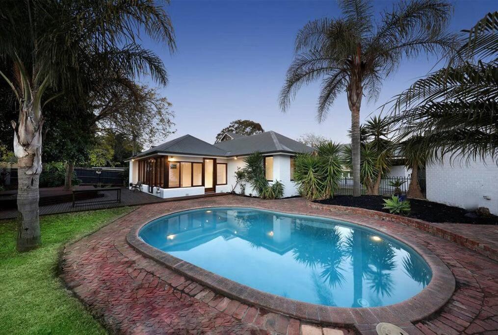 Luxury 5 Bedrooms, Pool, Quiet * Melbourne