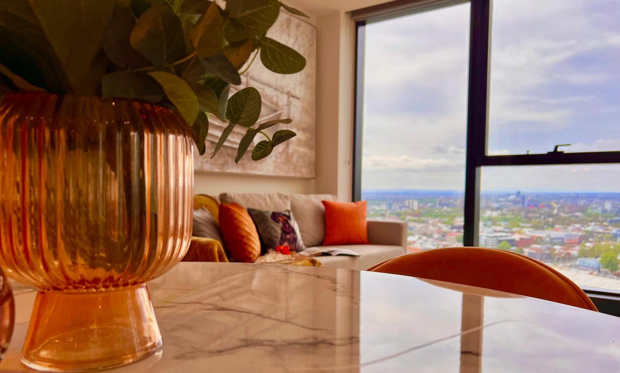 Highrise Location 2 Bedrooms & 2 Bathrooms Melbourne