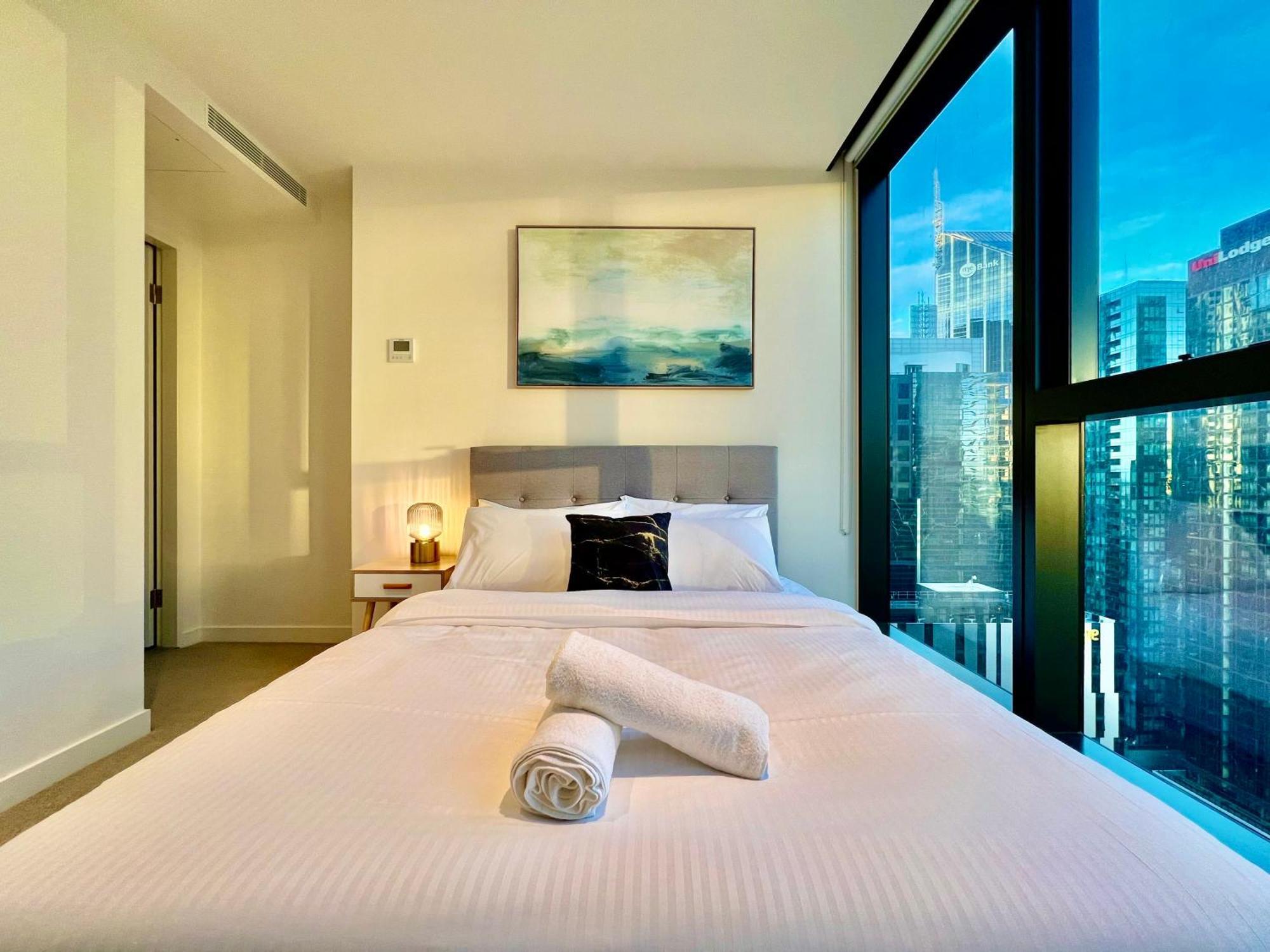 Highrise Location 2 Bedrooms & 2 Bathrooms