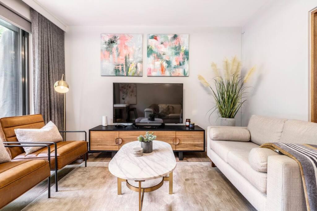 Urban - Stylish Courtyard Haven Off Malvern Rd Apartment *