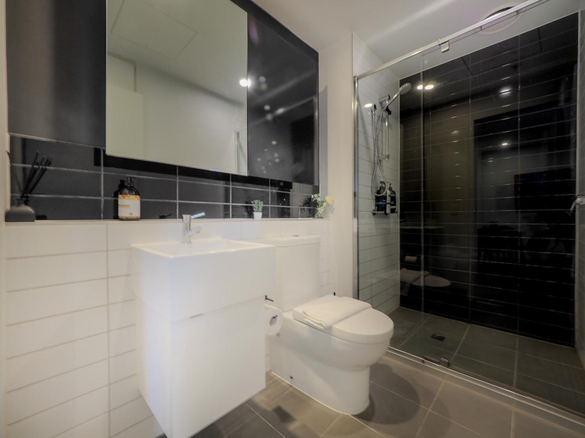 High Level On 36th Floor 2br1babalcony Wifi * Melbourne