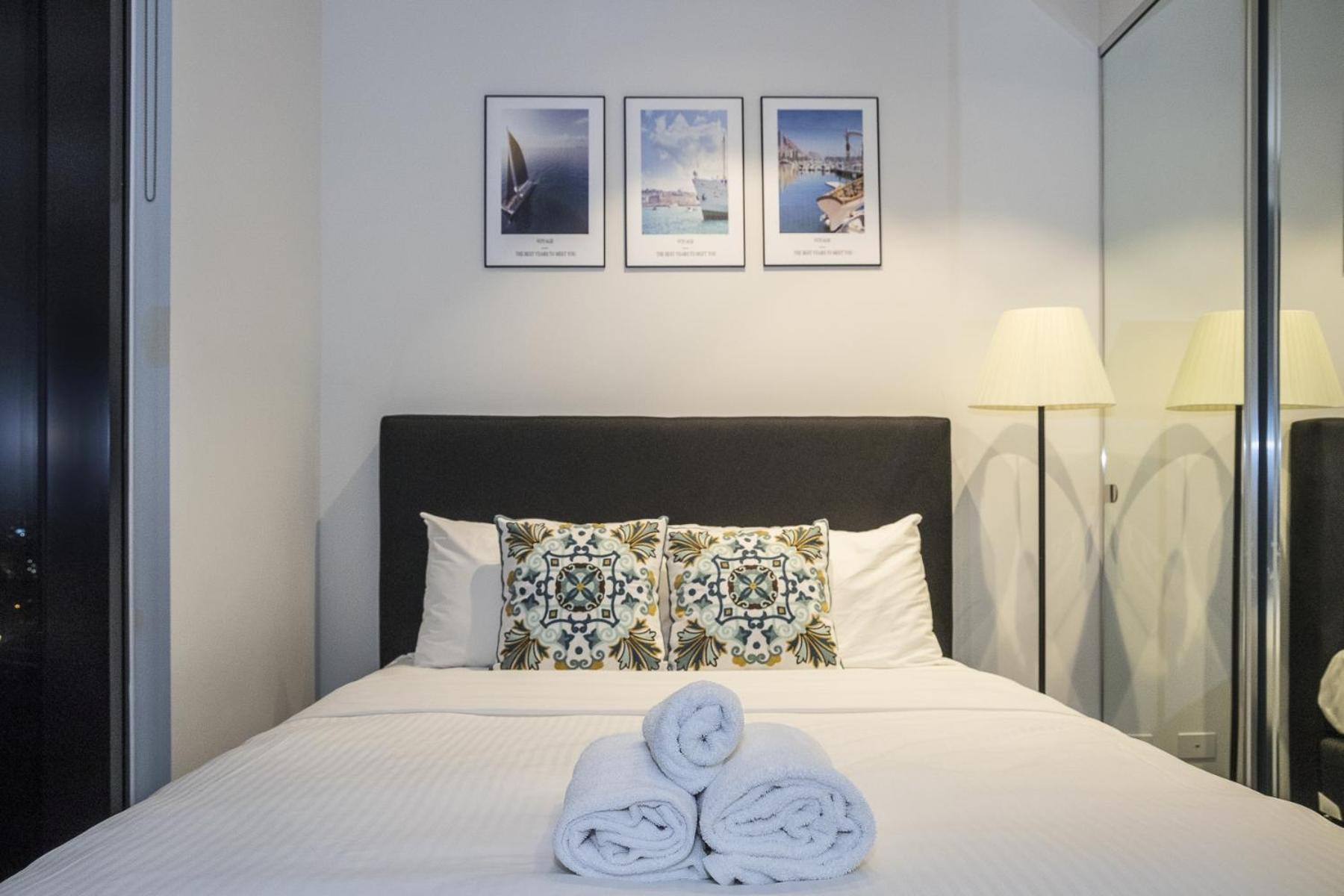 Apartment Eq Tower Modern Cbd Melbourne