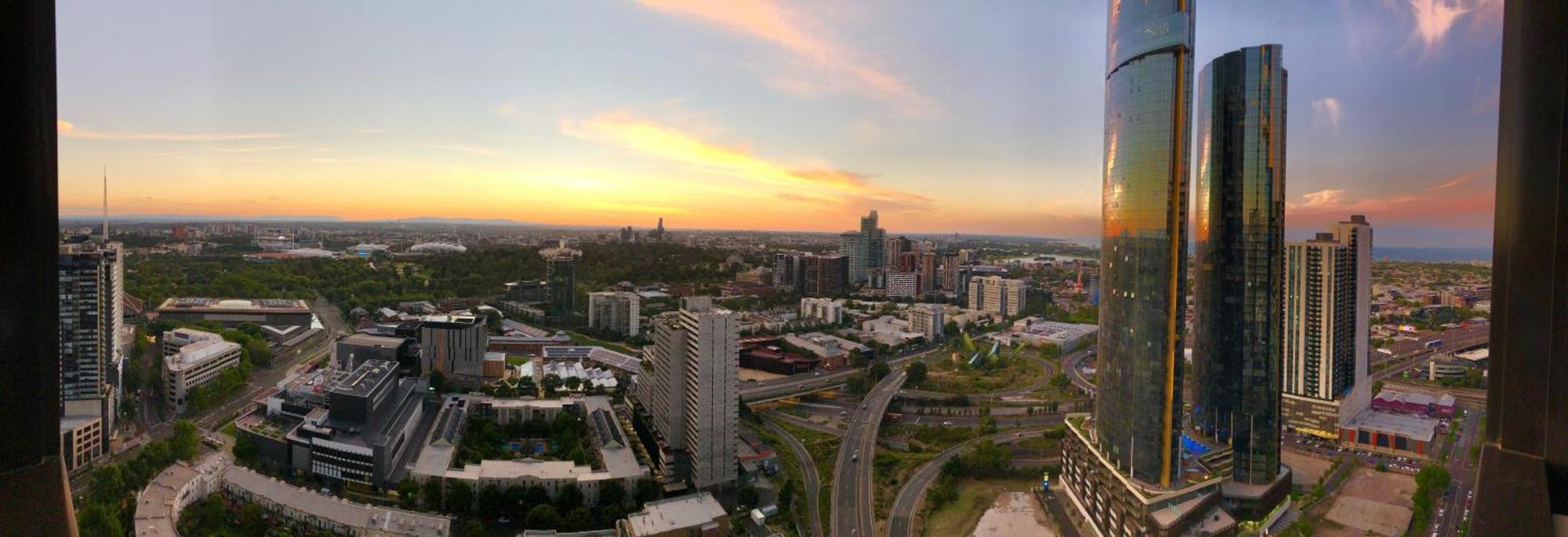 Modern 3 Bedroom With Amazing Views Apartment *