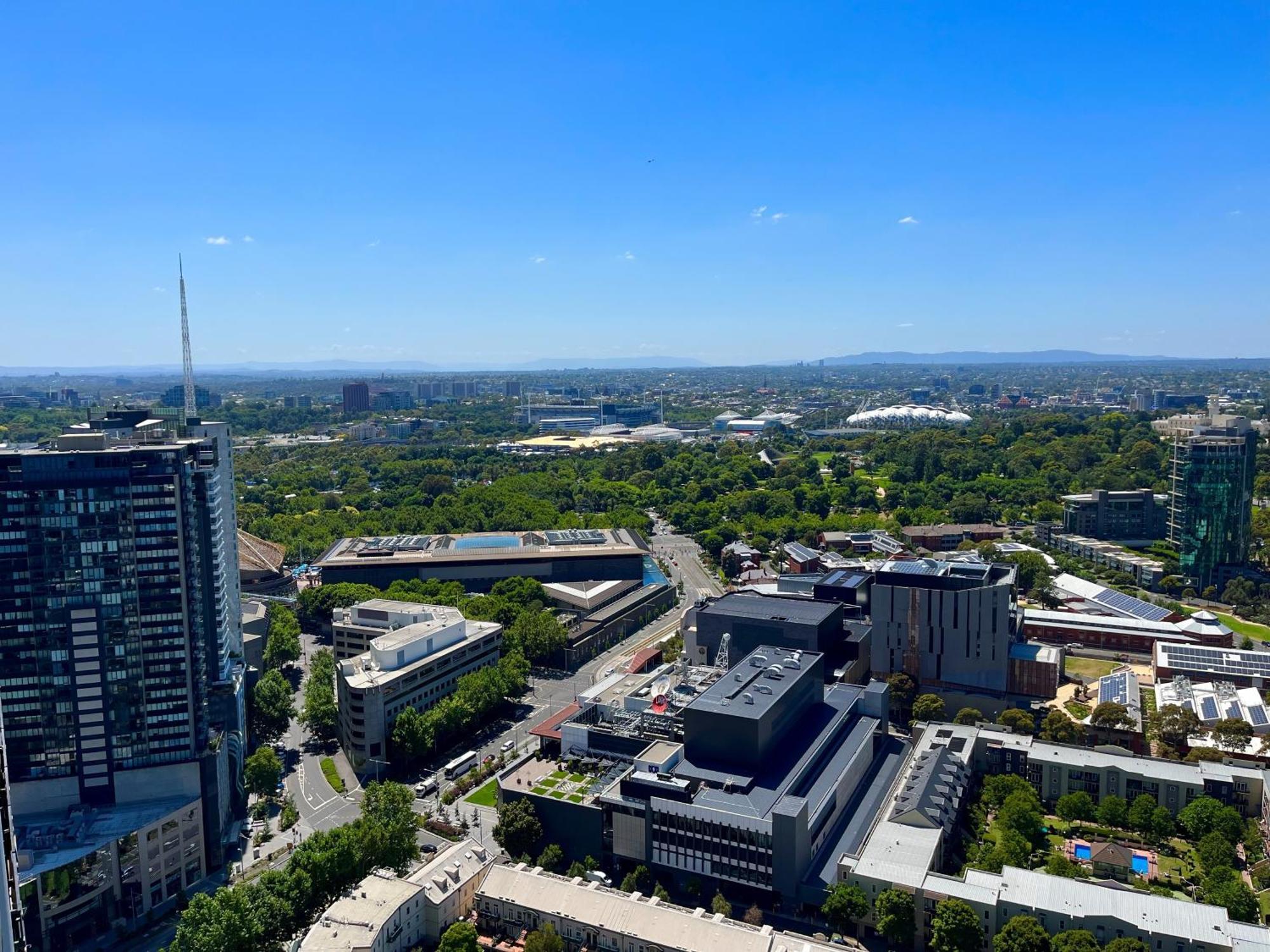 Modern 3 Bedroom With Amazing Views *