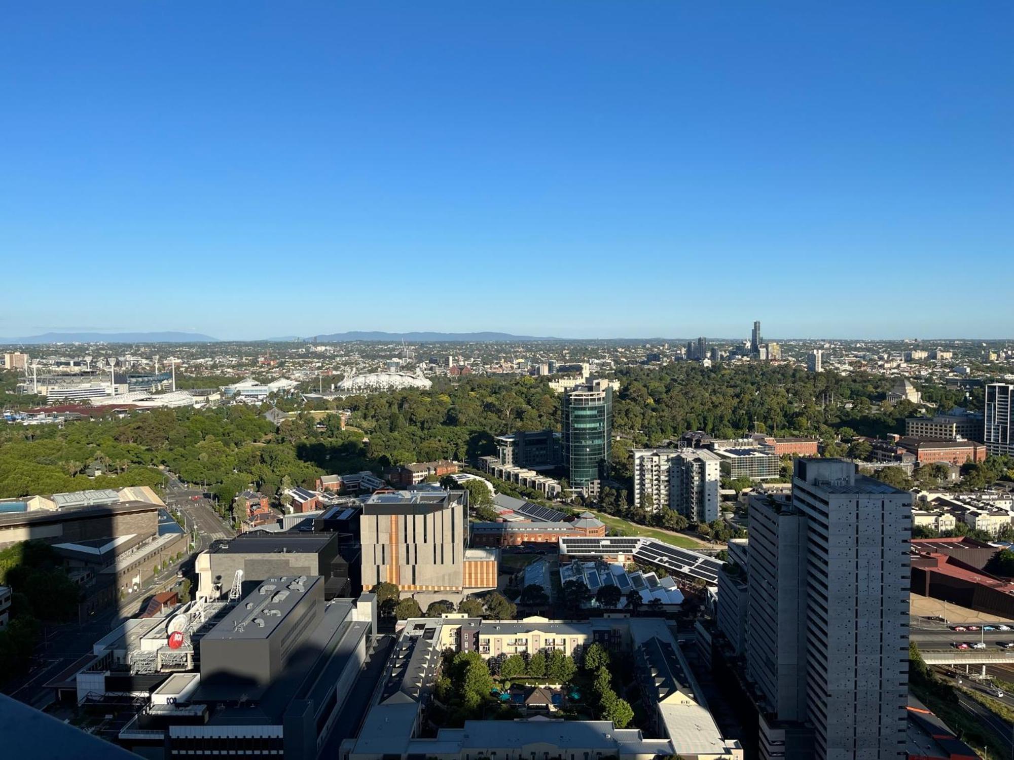Modern 3 Bedroom With Amazing Views Apartment Melbourne