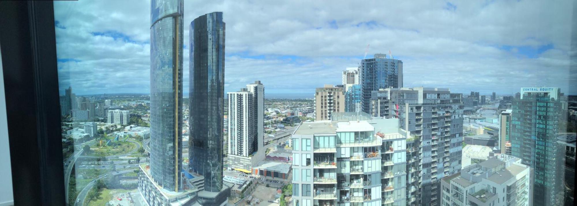 Modern 3 Bedroom With Amazing Views * Melbourne